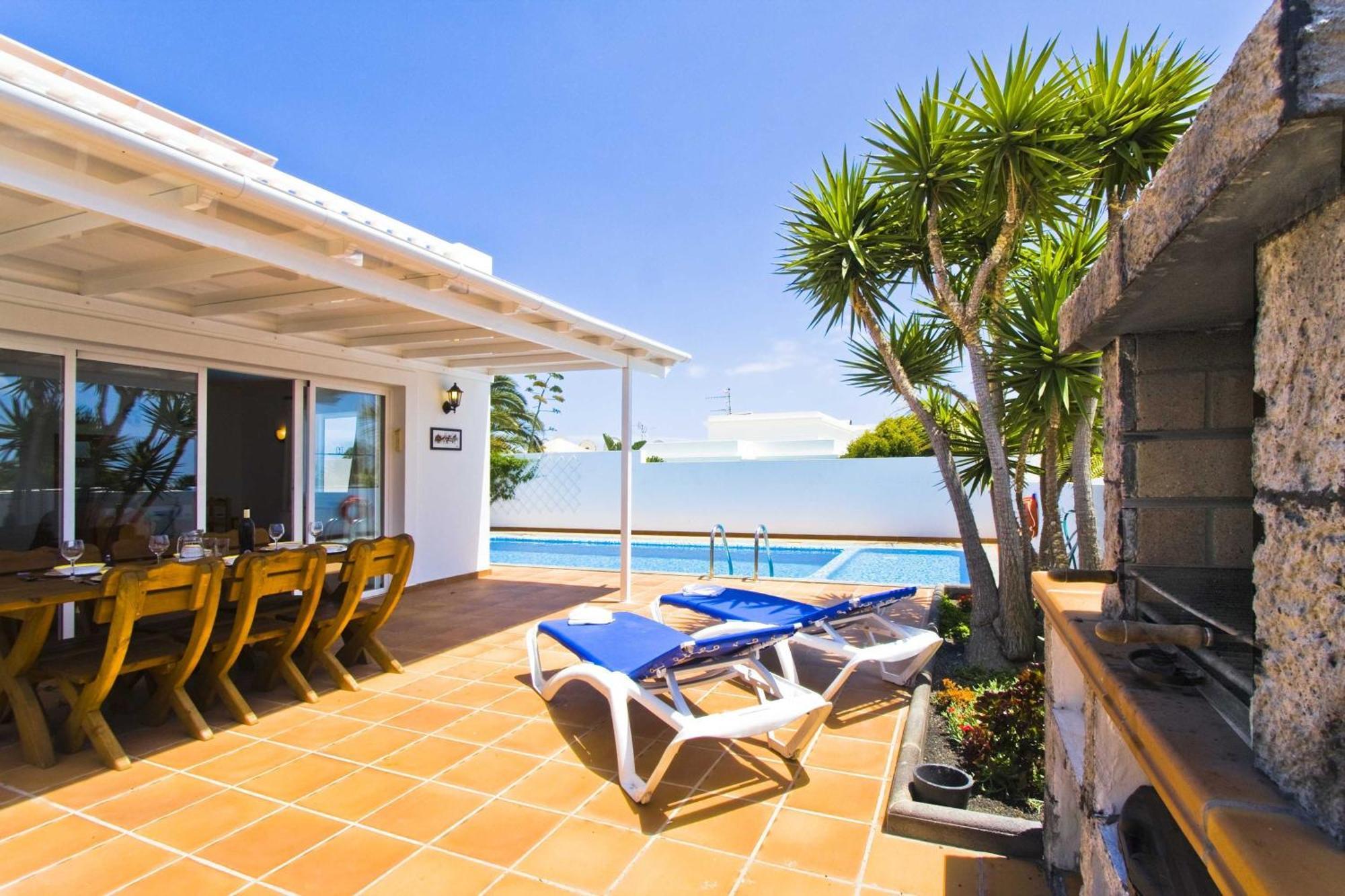 Lovely Los Mojones Villa Casa Jasmine Heated Pool Short Walk To Beach Puerto Del Carmen Puerto del Carmen  Exterior foto