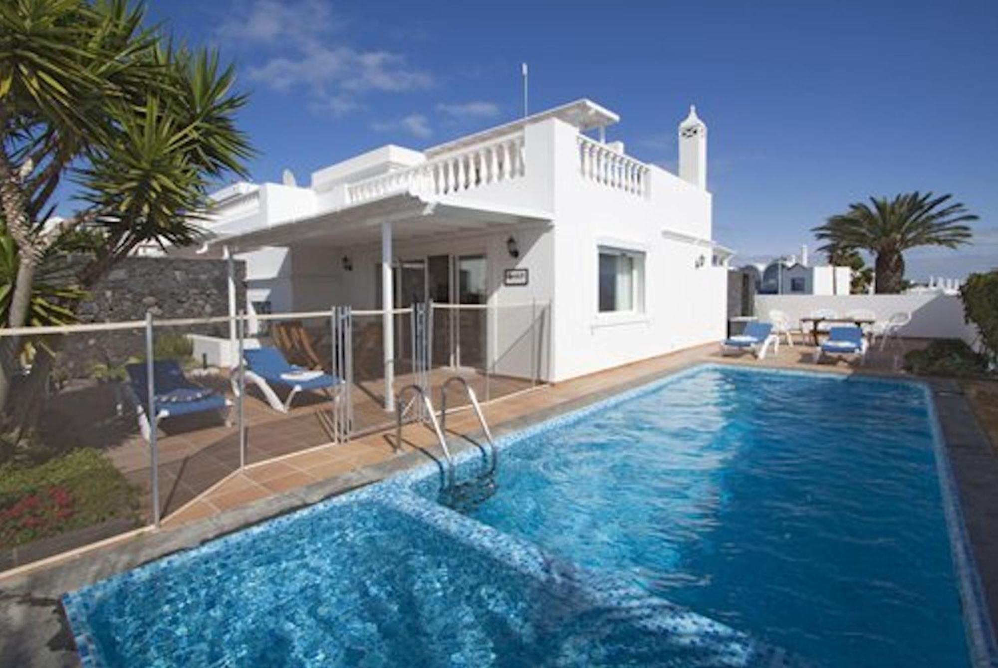 Lovely Los Mojones Villa Casa Jasmine Heated Pool Short Walk To Beach Puerto Del Carmen Puerto del Carmen  Exterior foto
