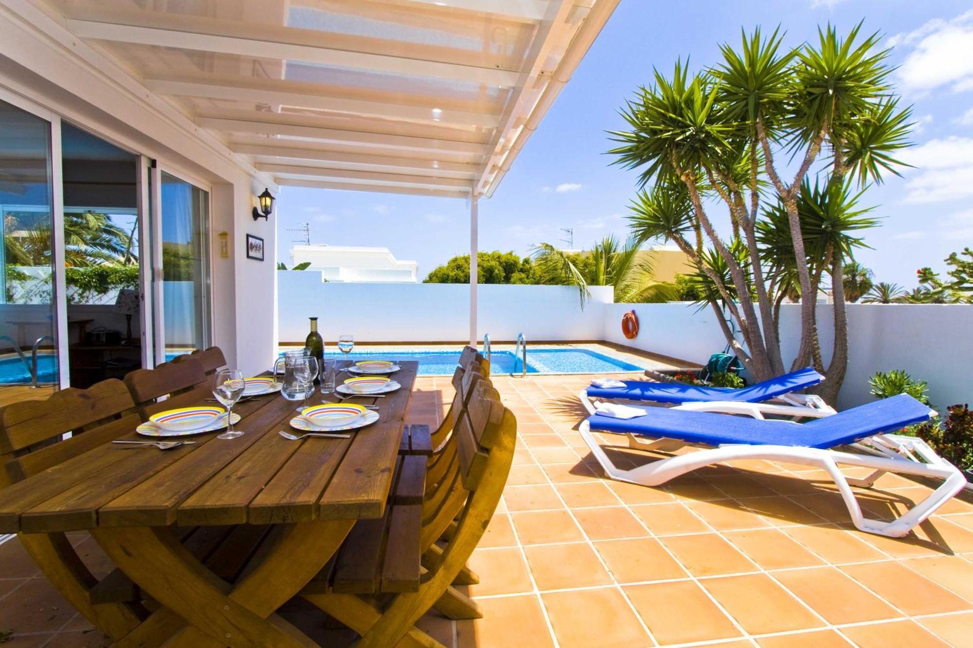 Lovely Los Mojones Villa Casa Jasmine Heated Pool Short Walk To Beach Puerto Del Carmen Puerto del Carmen  Exterior foto