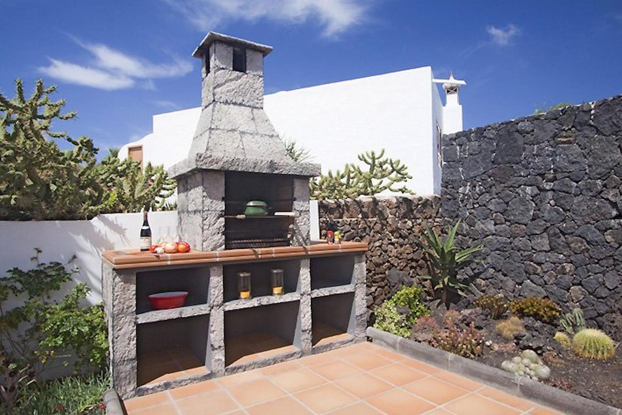 Lovely Los Mojones Villa Casa Jasmine Heated Pool Short Walk To Beach Puerto Del Carmen Puerto del Carmen  Exterior foto